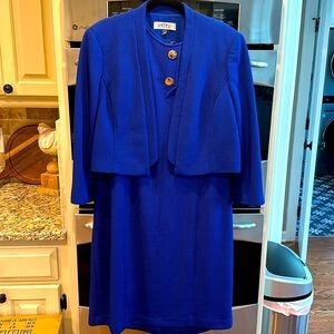 KASPER 2 pc medium/cobalt blue 2 pc suit. GORGEOUS! Size 16. Gold buttons